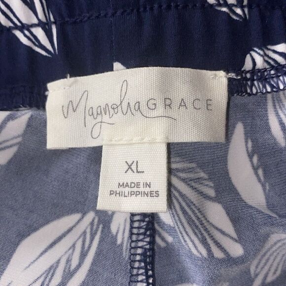 Magnolia Grace Wm’s Sz XL Navy Blue White Leaf Design Flowy Wide Leg Pants - Picture 4 of 5